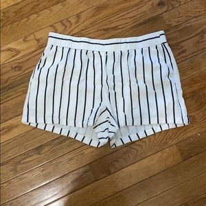 Stitch Fix Vero Moda white stripped linen shorts